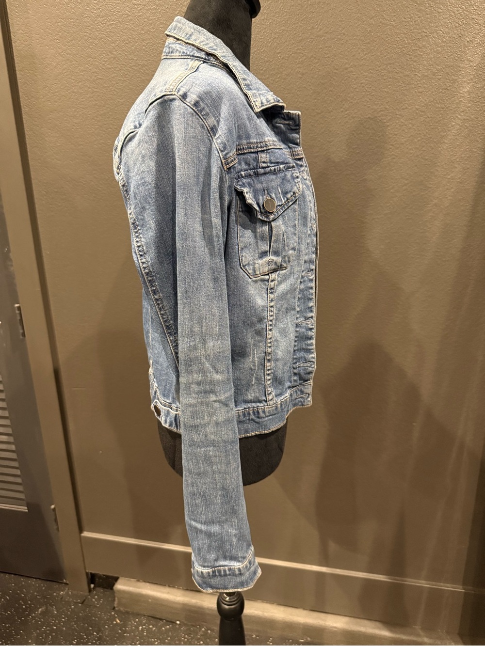 Kut from the Kloth Light Blue Denim Jean Jacket - Picture 2 of 5